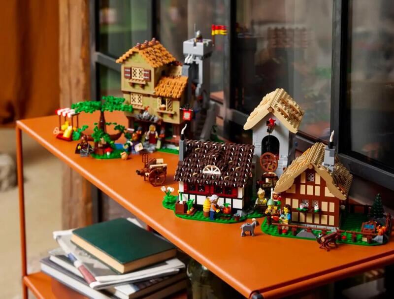 LEGO: svelato il set Piazza della città medievale