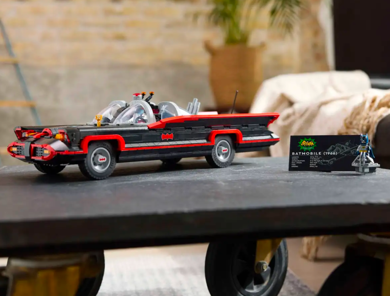 LEGO: in arrivo la batmobile della serie TV